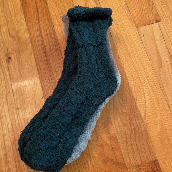 Tahari Cozy Socks. (3) Pair. Shoe Size 4-10. Assorted Colors. SOFT! NWT! - Picture 3 of 7